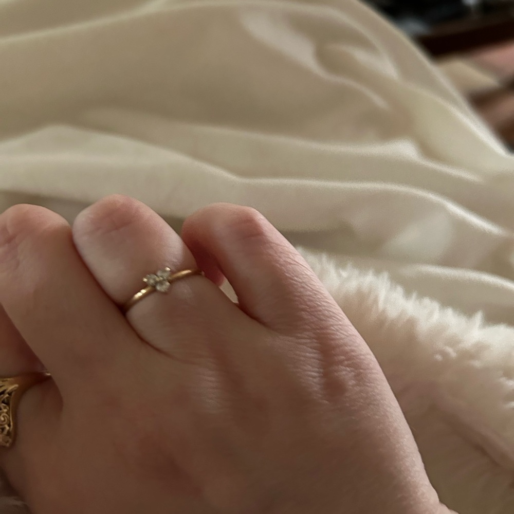 Elegant Gold Pearl Ring - Picture 3 of 3